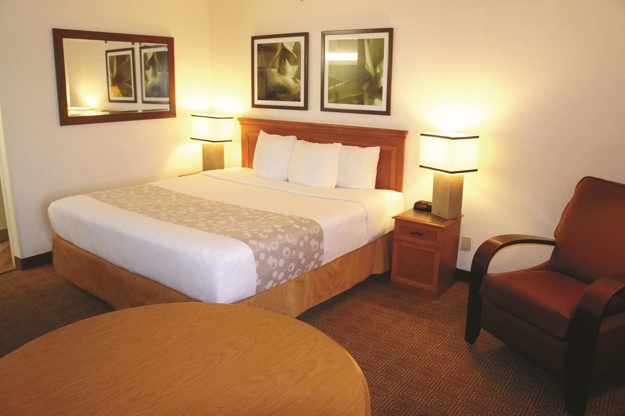 La Quinta Inn By Wyndham Kansas City North Норт-Канзас-Сіті Екстер'єр фото