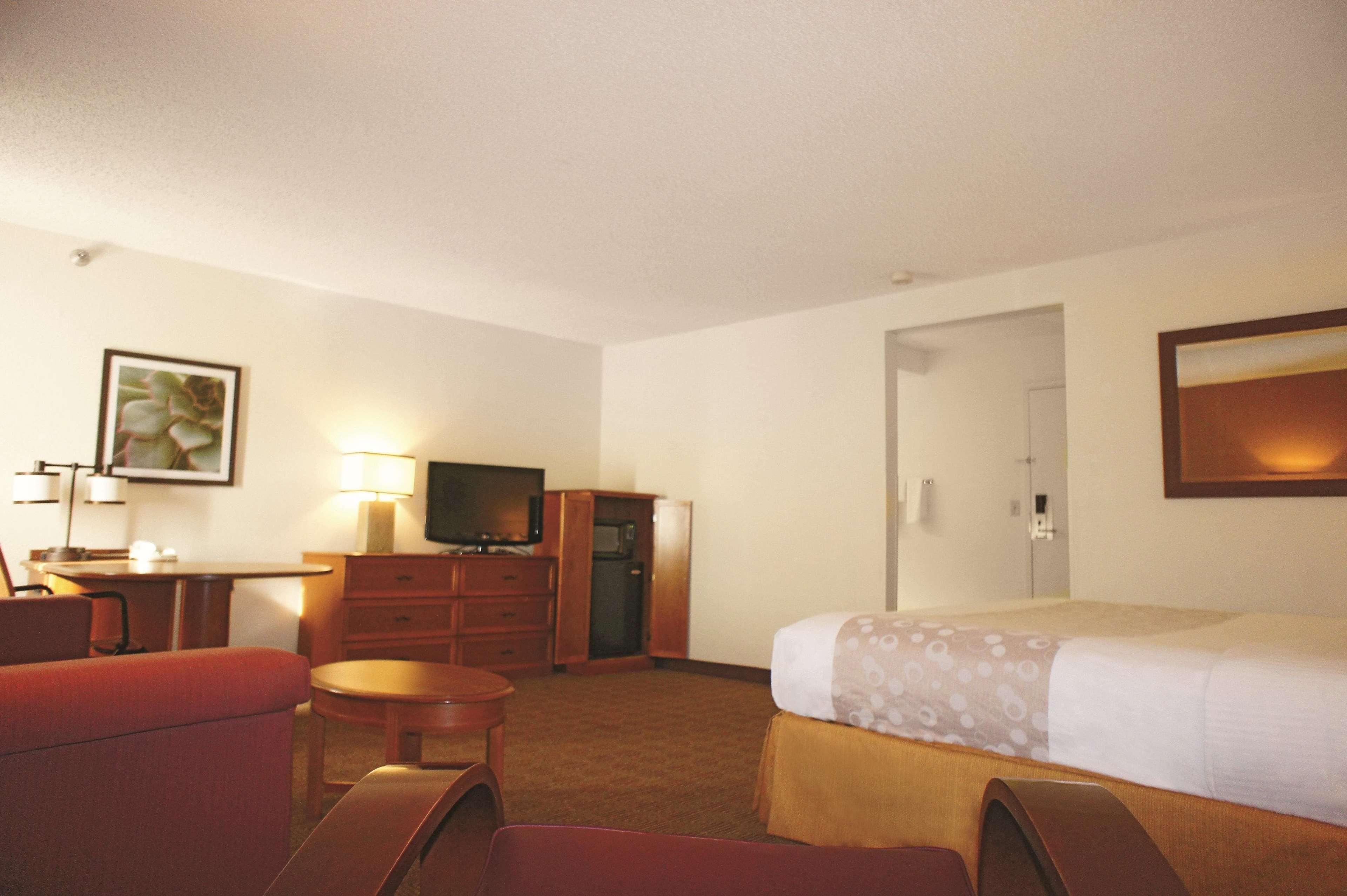 La Quinta Inn By Wyndham Kansas City North Норт-Канзас-Сіті Екстер'єр фото