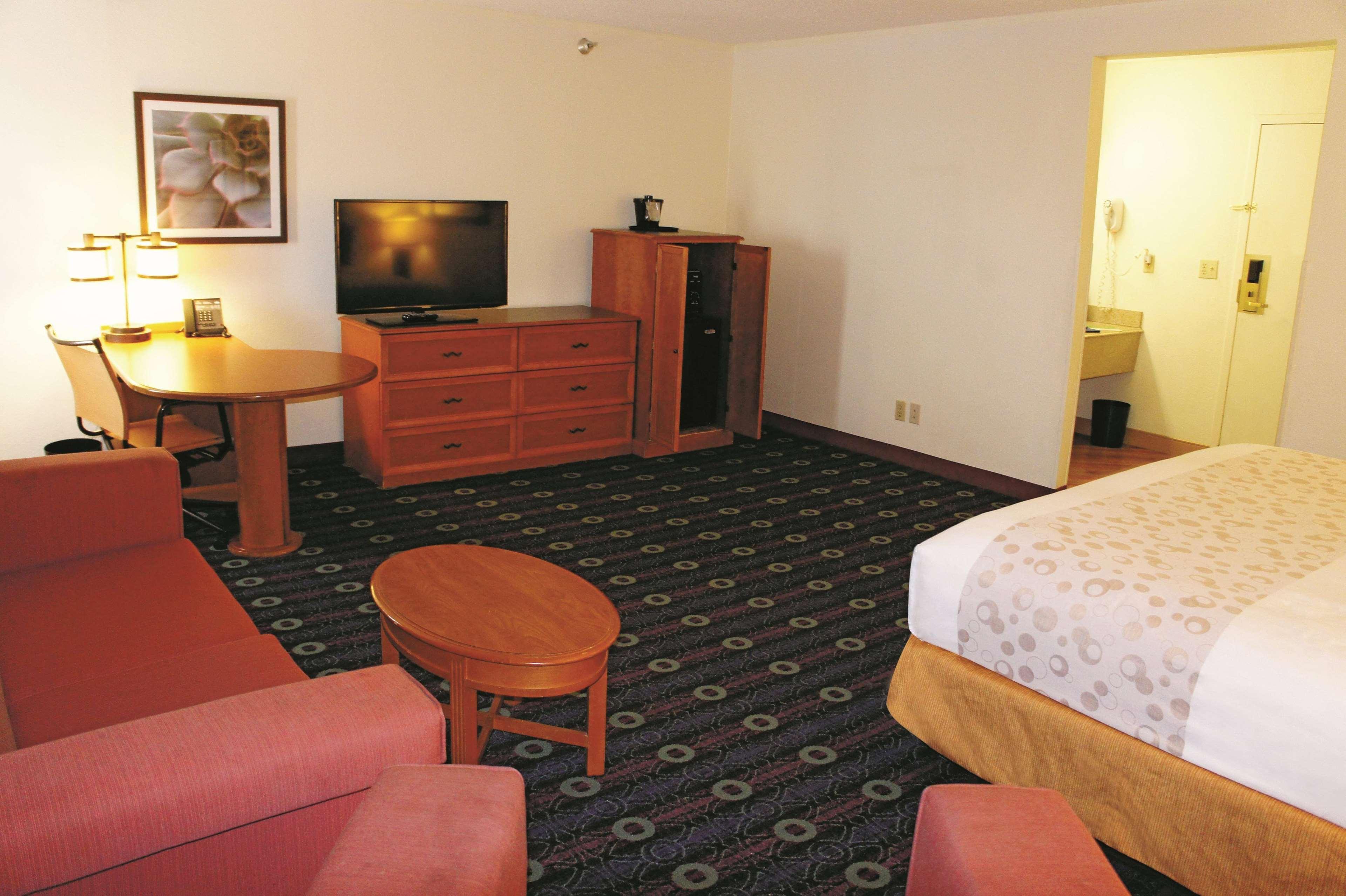 La Quinta Inn By Wyndham Kansas City North Норт-Канзас-Сіті Екстер'єр фото