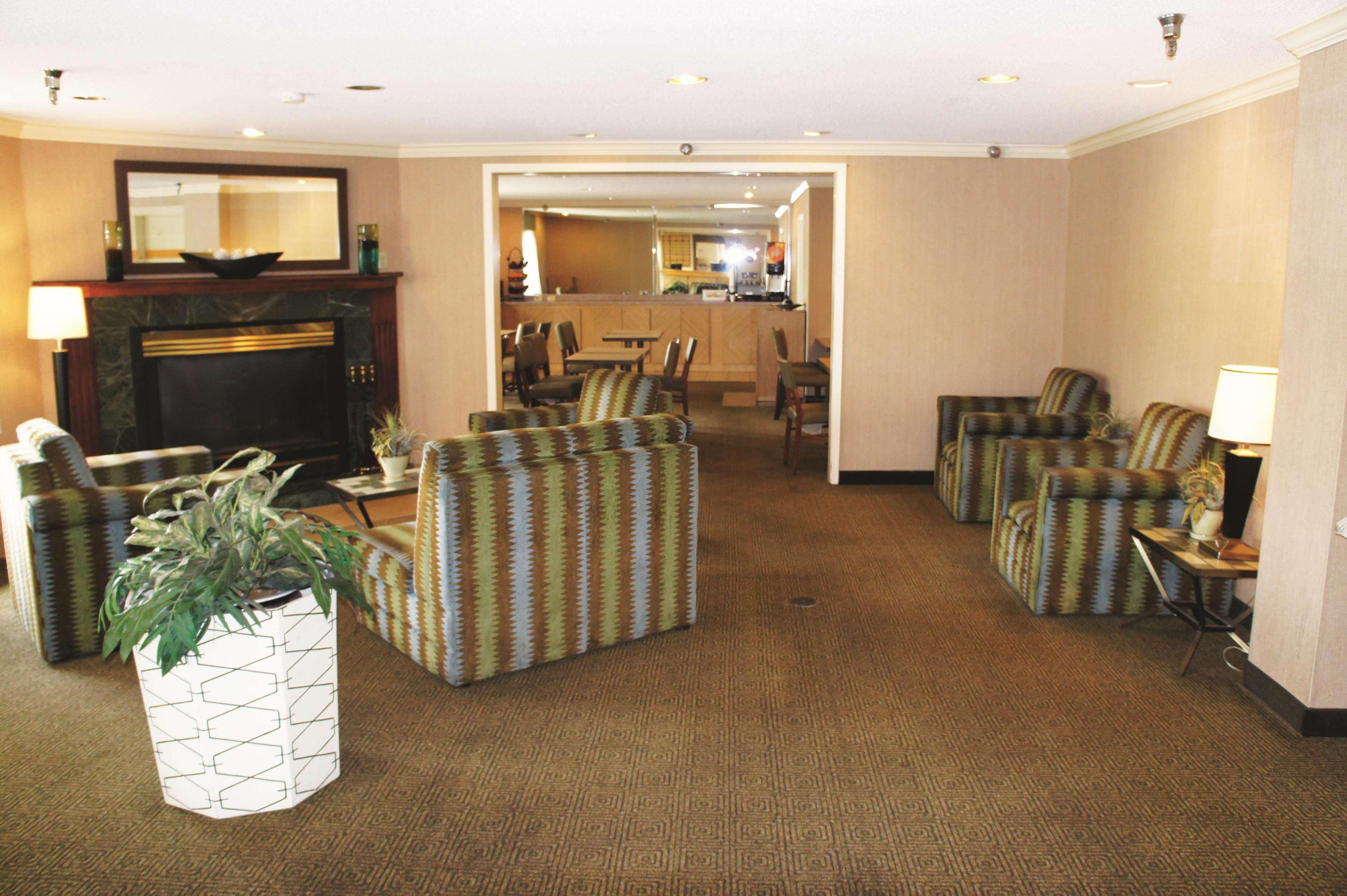 La Quinta Inn By Wyndham Kansas City North Норт-Канзас-Сіті Екстер'єр фото